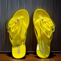 夏女平底时尚沙滩ins人字拖女学生可爱外穿百搭果冻女夹脚凉鞋拖 黄色 偏小一码 36 偏小一码