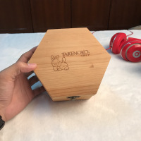 新年礼物小白兔公仔兔兔玩具手工车内毛绒挂件小白兔情侣兔子挂件 六角形礼品盒不含公仔 10厘米以下