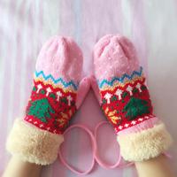 冬季可爱新款圣诞树卡通毛球加绒加厚保暖连指复古挂脖日系女手套 粉色