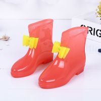 追星足夏季新款雨鞋女韩国套鞋马丁雨靴水鞋时尚中童大童短筒水靴 果冻红 30[内长20CM]