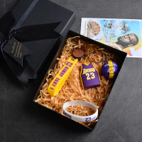 詹姆斯喜欢篮球钥匙扣送男生生日礼物背包挂件书包挂饰学生圣诞节 詹姆斯紫色+湖人篮球+礼盒