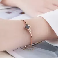 韩版钛钢幸运四叶草手镯女不掉色玫瑰金生日礼物简约开口情侣手环 幸运四叶草手镯