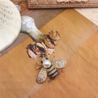 复古胸针欧美西洋古着宫廷珍珠别针女vintage巴洛克金色胸花配饰 亮钻小蜜蜂胸针