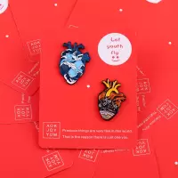 海浪心脏胸针ins潮个性日系可爱卡通情侣创意鲸鱼包包装饰徽章女 1海浪+小宇宙(精美纸卡送卡扣2个装)