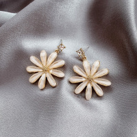 2021年花朵耳环少女2020年新款潮气质小清新耳钉简约雏菊耳饰银针 九瓣花925银针耳钉
