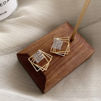 小巧精致几何方块镶钻纯银针耳钉2021年新款潮女高级感个性耳环 金色