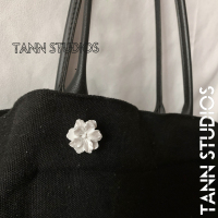 复古宫廷法式冷淡风立体雕刻花朵花瓣胸针优雅银白文艺小清新别针 珠光白