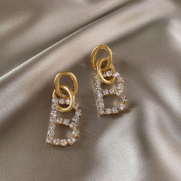 韩国东大门欧美字母B夸张满钻银针耳环小众设计高级感大气耳饰女 金色镶钻B字耳钉-925银针