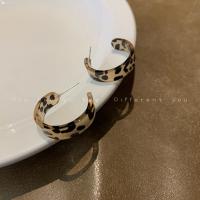 S925银针个性豹纹耳环复古港风赫本树脂耳圈2021年新款时尚耳饰品 豹纹耳环 925银