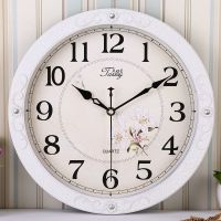 简约钟表教室挂钟客厅圆形创意时钟挂表现代家庭静音表电子石英钟 33.5cm四钻小草