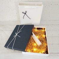 礼盒包装盒精美生日礼品盒空盒ins风 长方形 围巾礼物盒男生简约 蓝盖白底送礼袋送灯串 6号34*26*12厘米