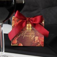 新款喜糖袋子抖音喜糖盒结婚庆欧式糖盒婚礼糖果盒创意喜糖礼盒装 印花红+红丝带+金属喜字 选大号20个