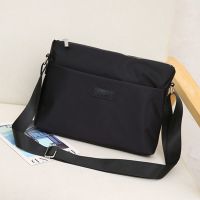 尼龙防水斜挎包运动男包包商务单肩包横款男士牛津布休闲帆布背包 黑色+BHKDOYU 单肩包