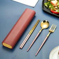 学生便携不锈钢304筷子勺子套装叉子家用成人上班族餐具盒三件套 粉金--304筷+勺+叉(功能盒)