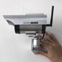 太阳能假监控摄像头仿真监控器模型防盗摄像头带灯枪式室外防雨 银单天线太阳能枪机+充电电池+警示贴