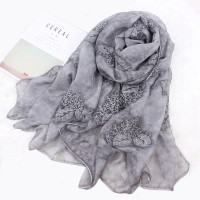 韩版百搭绣花围巾女春秋薄款雪纺刺绣长丝巾女秋冬纯色披肩两用 灰色