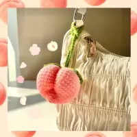 水蜜桃毛线包挂钥匙挂件手工成品可爱少女创意礼物粉色屁桃新品 预定20天 拍完再拍这个