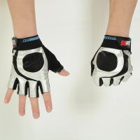 男女春夏薄款户外运动秋冬健身手套半指护掌锻炼哑铃开车防滑骑行 银色 均码