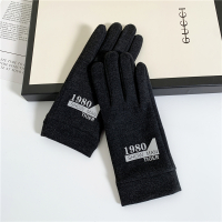 手套男骑行春秋季保暖开车触屏防滑户外山地车学生薄款练车手套 1980字母款黑色(男女同款) 均码