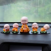 汽车摆件小和尚可爱创意个性高档男女车载内饰品装饰用品大全 黄衣莲花+黄衣童子和尚ABCD椭圆垫