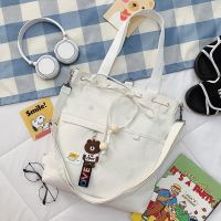 韩版新款帆布包ins女斜挎双单肩大容量时尚学院风文艺简约手提袋 木珠 前三兜 白色 +鲷鱼烧