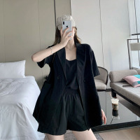 婕秘2021年春秋新款赫本风小西装吊带衫短裤盐系小个子显高三件套装女