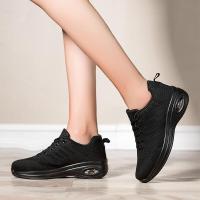 迪鲁奥(DILUAO)不累脚软底全黑鞋纯黑运动鞋妈妈鞋女装增高运动波鞋轻便厚底旅游舒适悦老人鞋ABCYEEF