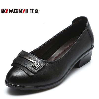 旺奈(WANGNAI)中年女鞋春季妈妈单鞋舒适粗跟工作女时尚休闲女皮鞋