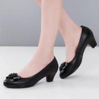 旺奈(WANGNAI)中跟单鞋真皮大码女鞋妈妈鞋中年粗跟皮鞋工作 春春季职业休闲大号牛皮黑色