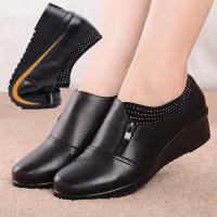 旺奈(WANGNAI)真皮妈妈皮鞋坡跟老人鞋女妈妈鞋女式中年单鞋软底牛皮中跟休闲大码女鞋防滑软皮春秋款