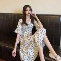 法式复古碎花连衣裙女春季2021年设计感小众温柔气质初恋裙子恋泽芯