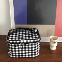 日韩格子简约pu手提大容量化妆包洗漱包便携旅行收纳包男女收纳袋 黑色格手提化妆包