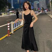 吊带连衣裙女2021新款春夏法式收腰显瘦小个子醋酸缎面气质长裙子 黑色 XS