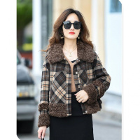 权小威 2022秋冬季女新款韩版时尚气质名媛风双面毛呢格子短款皮草拼接外套小个子大衣