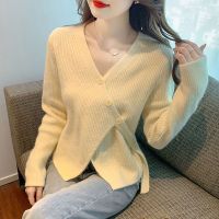 权小威 2022秋冬季新款慵懒风套V领头针织衫宽松不规则长袖毛衣女上衣潮