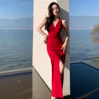 权小威 2023新款朱砂痣樱桃红色无袖收腰开叉包臀裙挂脖吊带连衣裙长裙