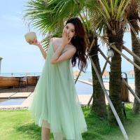 权小威 2023新款牛油果绿V领宽松吊带连衣裙大摆网纱森系仙女度假裙