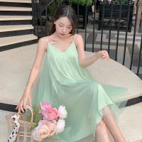 权小威 夏季新款牛油果绿V领宽松吊带连衣裙大摆网纱森系仙女裙