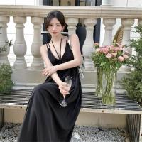 权小威 设计感纯欲V领系带挂脖露背修身褶皱长款大摆辣妹吊带连衣裙女夏