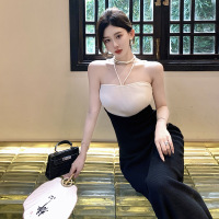 权小威 秋季性感挂脖吊带裙子黑白拼色显瘦初秋针织连衣裙