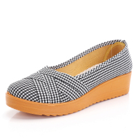 苏芈老北京布鞋女款2021新款软底中年平跟妈妈鞋子舒适坡跟工作女单鞋