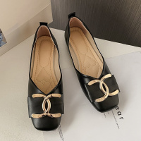 苏芈2022春季新款法式复古粗跟高跟鞋女方头酒红色流苏浅口中跟单鞋女