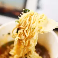 华丰三鲜面葱烧排骨味99g/桶