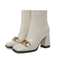 枫述2021新款秋季女靴时尚短靴高跟粗跟法式复古时装靴链条方头马丁靴