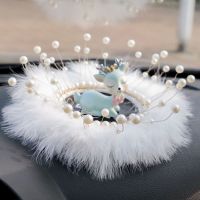 一路平安鹿汽车摆件车载香水座告白气球珍珠羽毛防滑垫车内饰 蓝鹿+炫彩珠圆羽毛垫