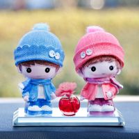 汽车摆件车内装饰品中控台车载香水用品车上可爱卡通香薰香水座 花样年华一对+底座