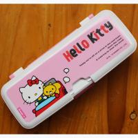 广博Hello Kitty塑料文具盒儿童多功能卡通小学生可爱多层铅笔盒 kitty抱小熊图案笔盒