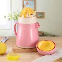 宝宝婴儿迷你小型手动榨汁机家用水果手摇榨汁器豆浆机果 粉色企鹅(小麦款加厚防摔)