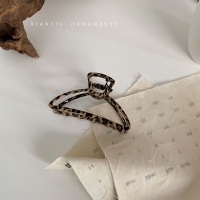 ins金属抓夹后脑勺鲨鱼夹大号洗澡发夹2021年新款头发夹子头饰女 豹纹