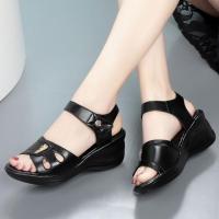 紅青庭凉鞋女2021真牛皮新款妈妈鞋中老年女鞋平底坡跟女士凉皮鞋 A601 黑色 36